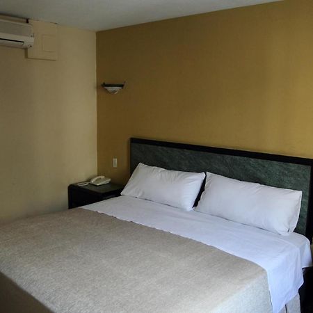 Hotel Universo Guadalajara Bagian luar foto