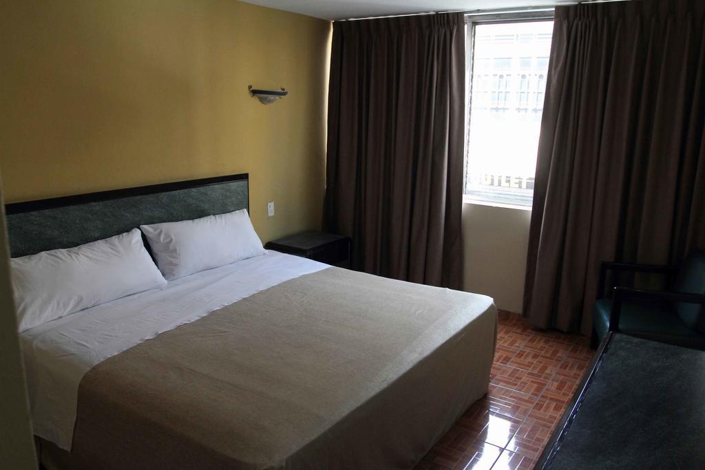 Hotel Universo Guadalajara Ruang foto